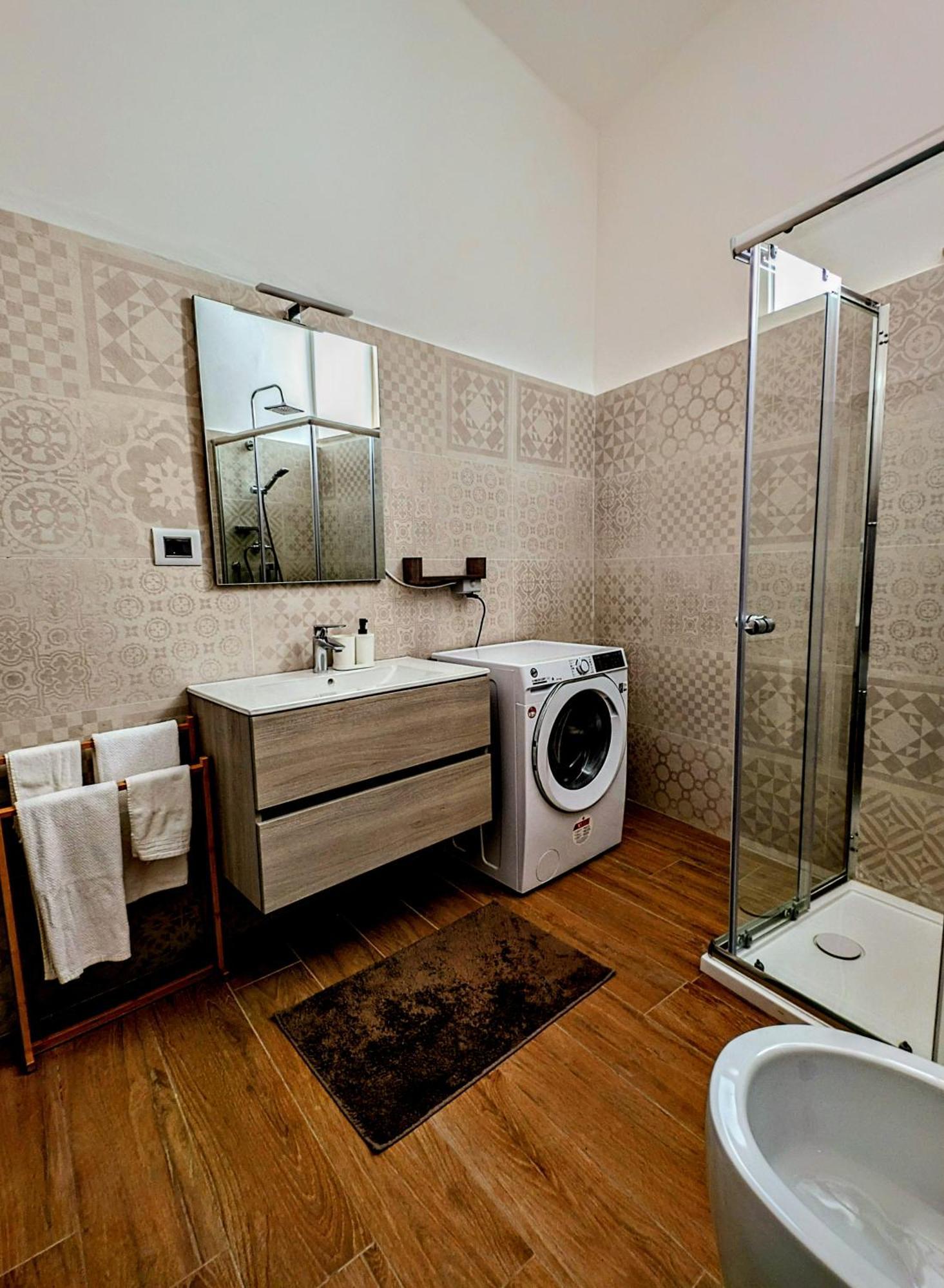 Sea Lion Apartman Trani Kültér fotó